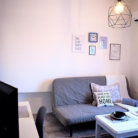 Apartamento Cozy And Modern Komotiní Exterior foto