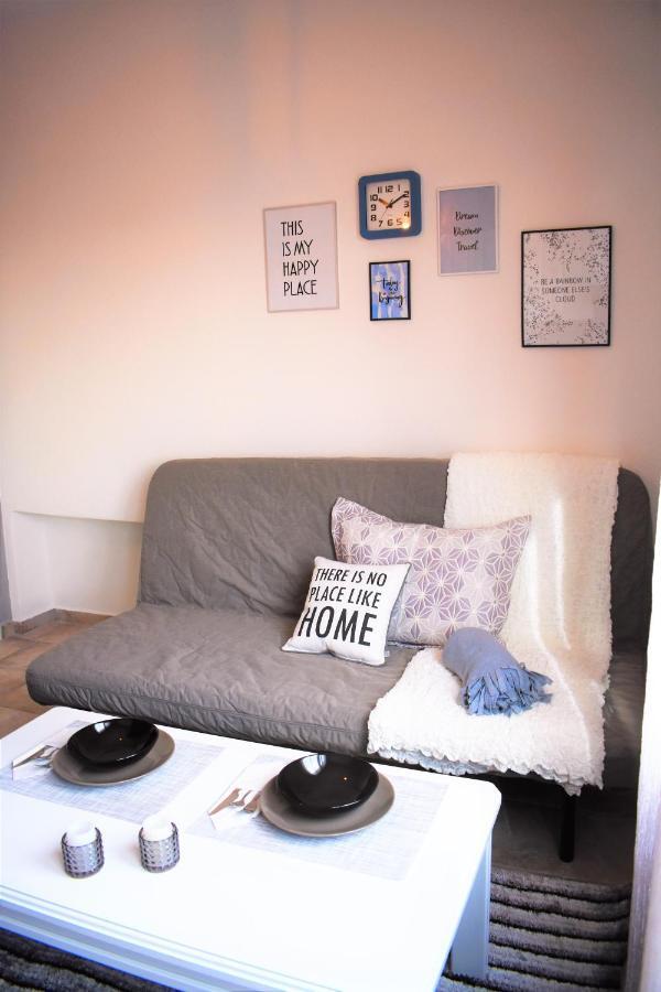Apartamento Cozy And Modern Komotiní Exterior foto