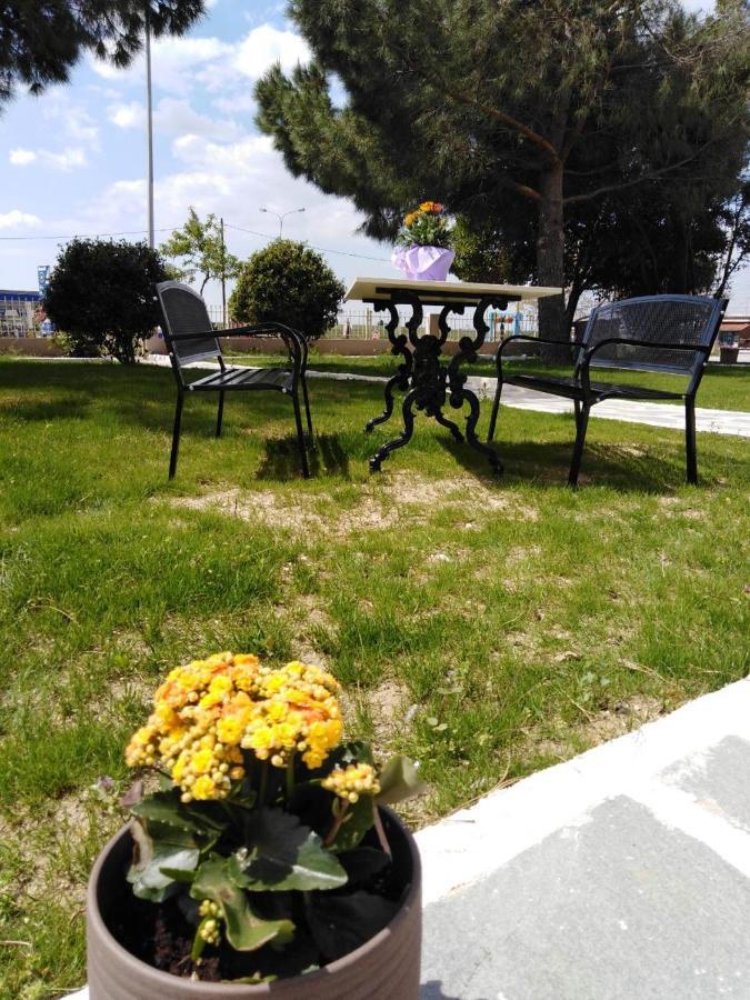 Apartamento Cozy And Modern Komotiní Exterior foto